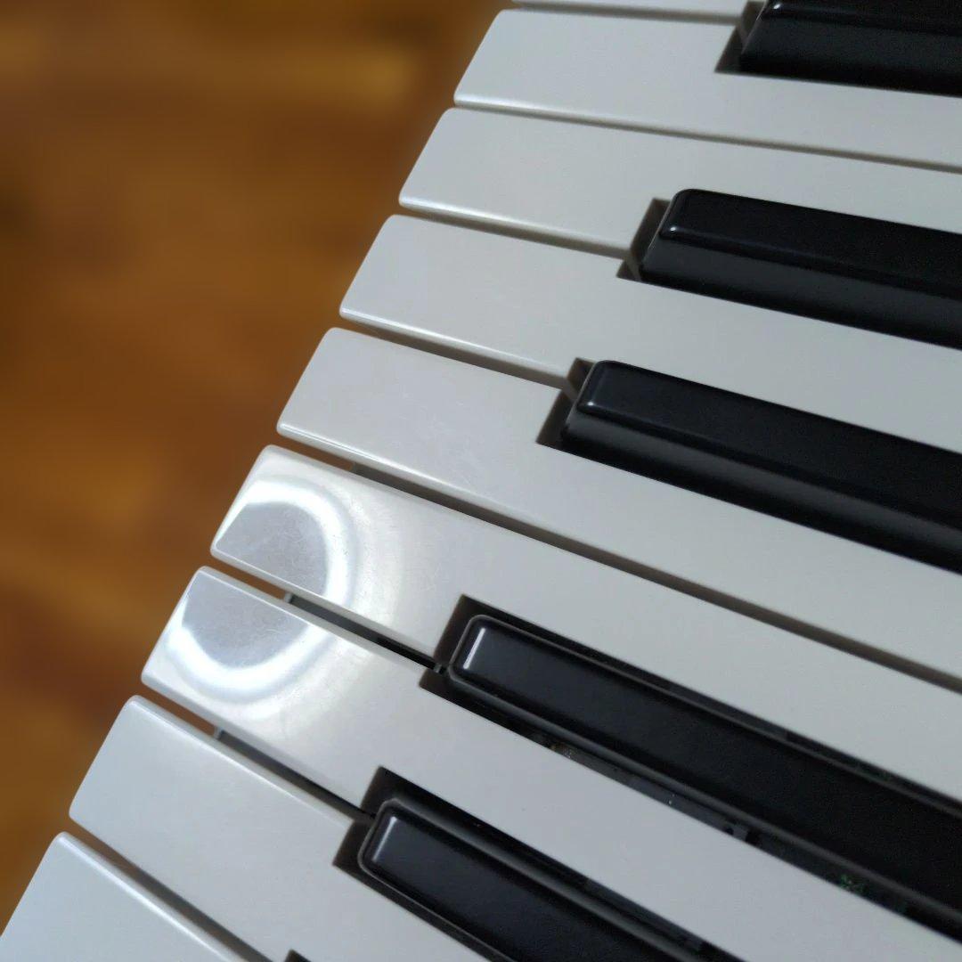 YAMAHA　MODX6+ 　(Cubase ，ソフトケース付)