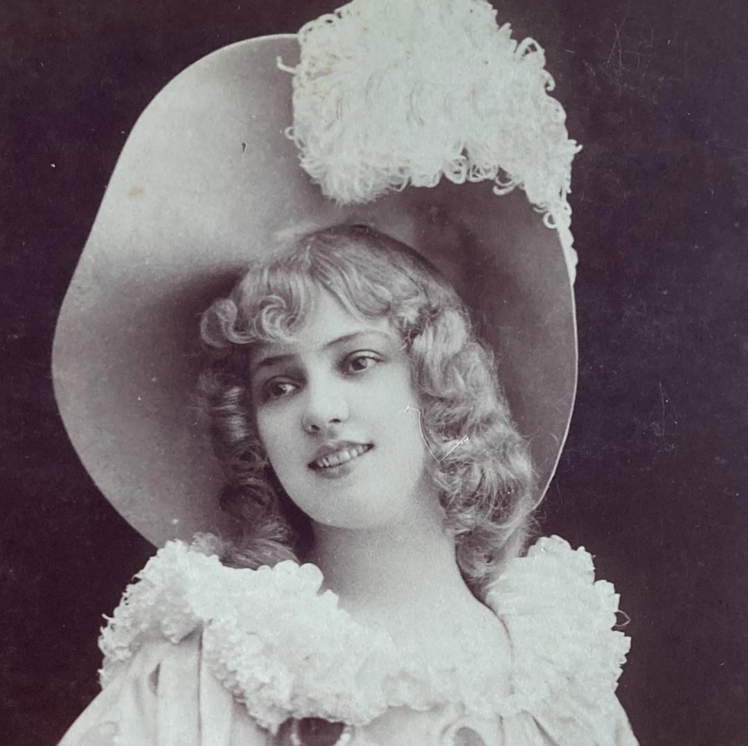 フランスアンティーク　肖像写真　アルレット・ドルジェール　ルートランジェ写真館