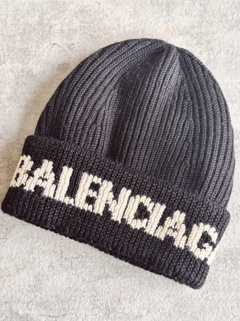 【BALENCIAGA】　バレンシアガ　ニット帽 ユニセックス