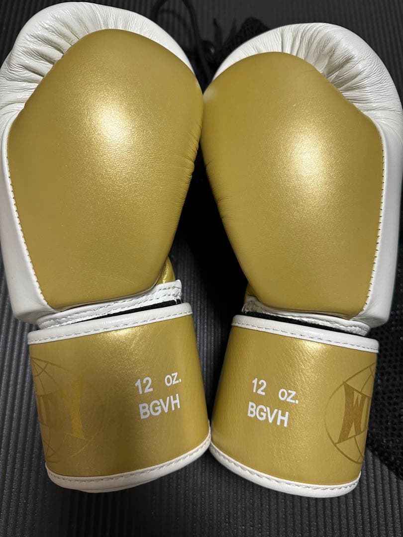 WINDY ボクシンググローブ ホワイト/ゴールド　BGVH 12OZ