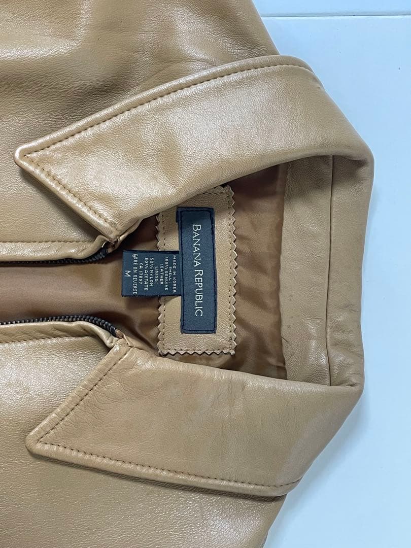 8月末価格❣️ BANANA REPUBLIC ベージュレザーライダースジャケット