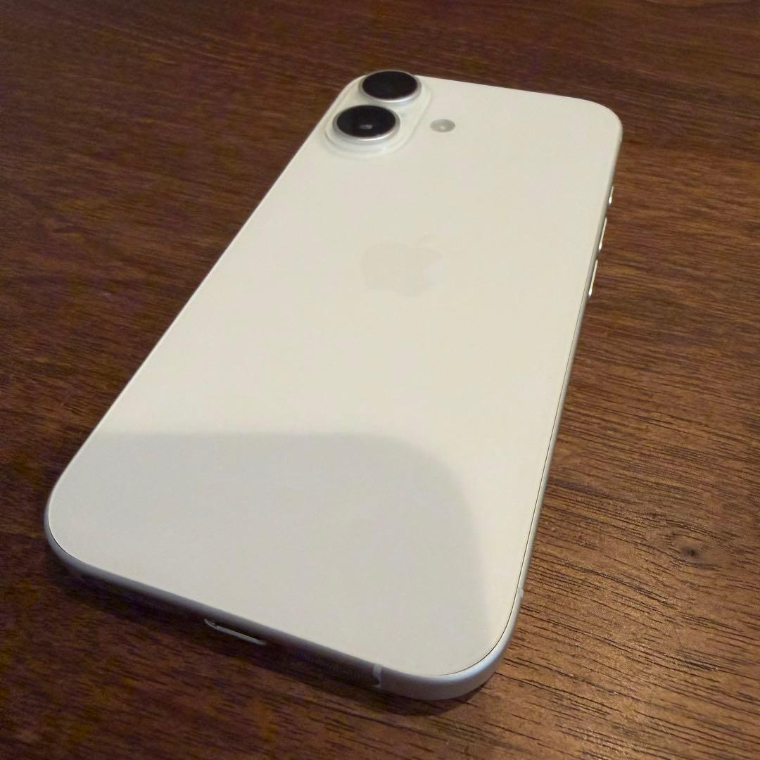 【美品】Apple iPhone 16 ホワイト 128GB アップルストアー