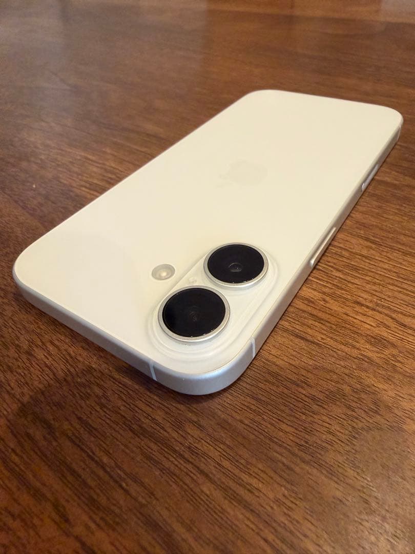 【美品】Apple iPhone 16 ホワイト 128GB アップルストアー