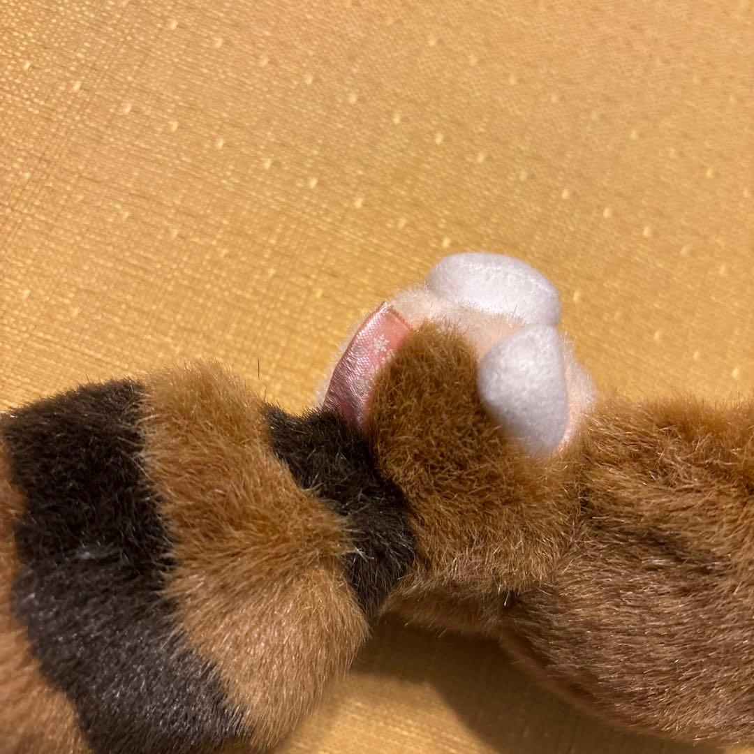 ハローキティ しっぽ倶楽部 ぬいぐるみ型キーホルダー アライグマ