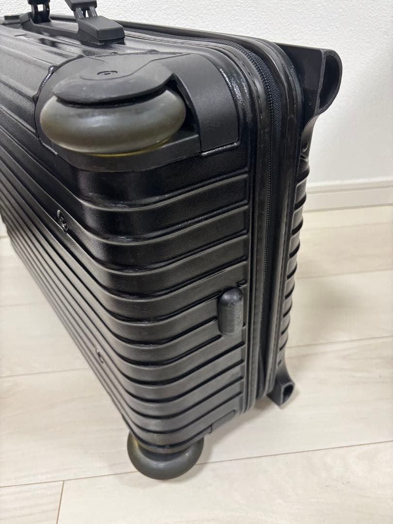 リモワサルサ2輪最終モデル　機内持ち込み　静音ホイール　極美品　35L