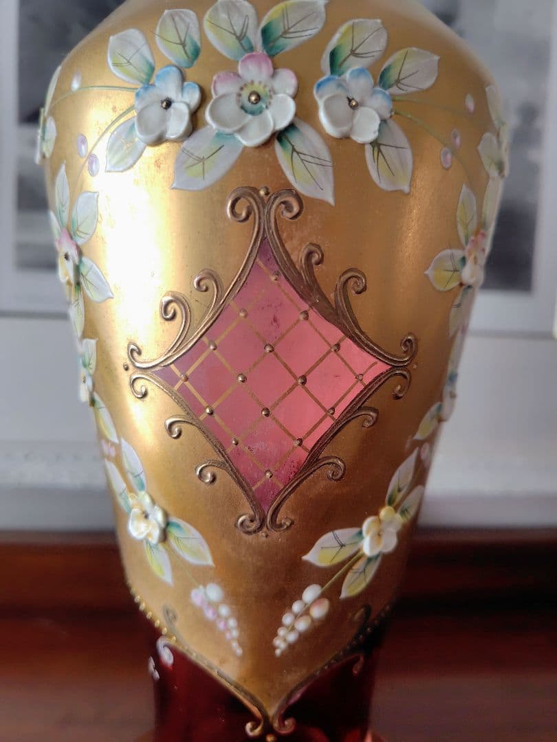 ♥チェコスロバキア製　ボヘミアガラス花瓶　Ｈ３１．５cm