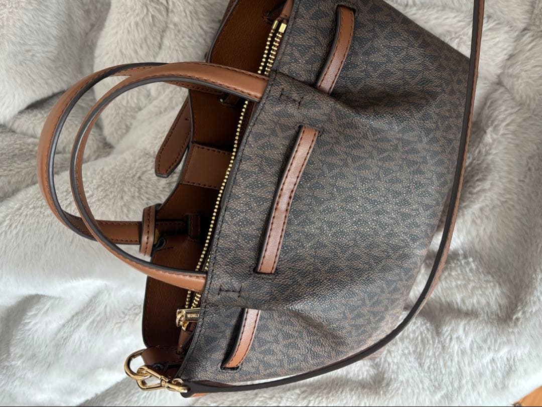 Michael Kors ブラウン ショルダーバッグ