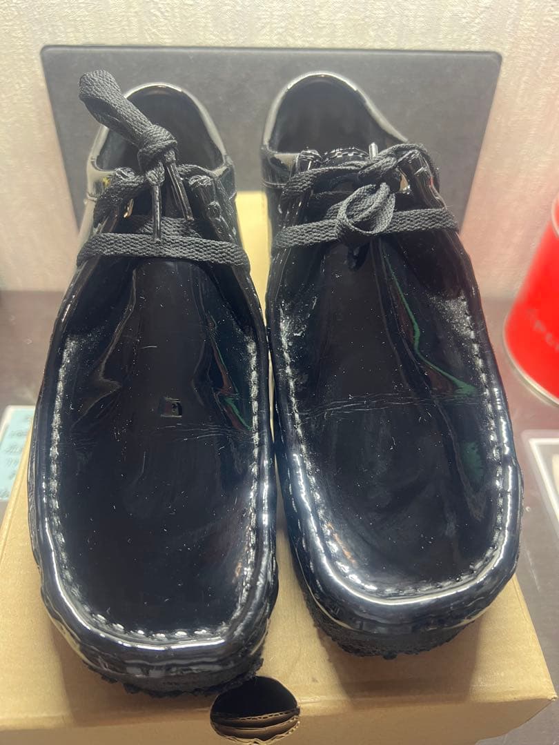 Supreme × Clarks Patent Leather Wallabee