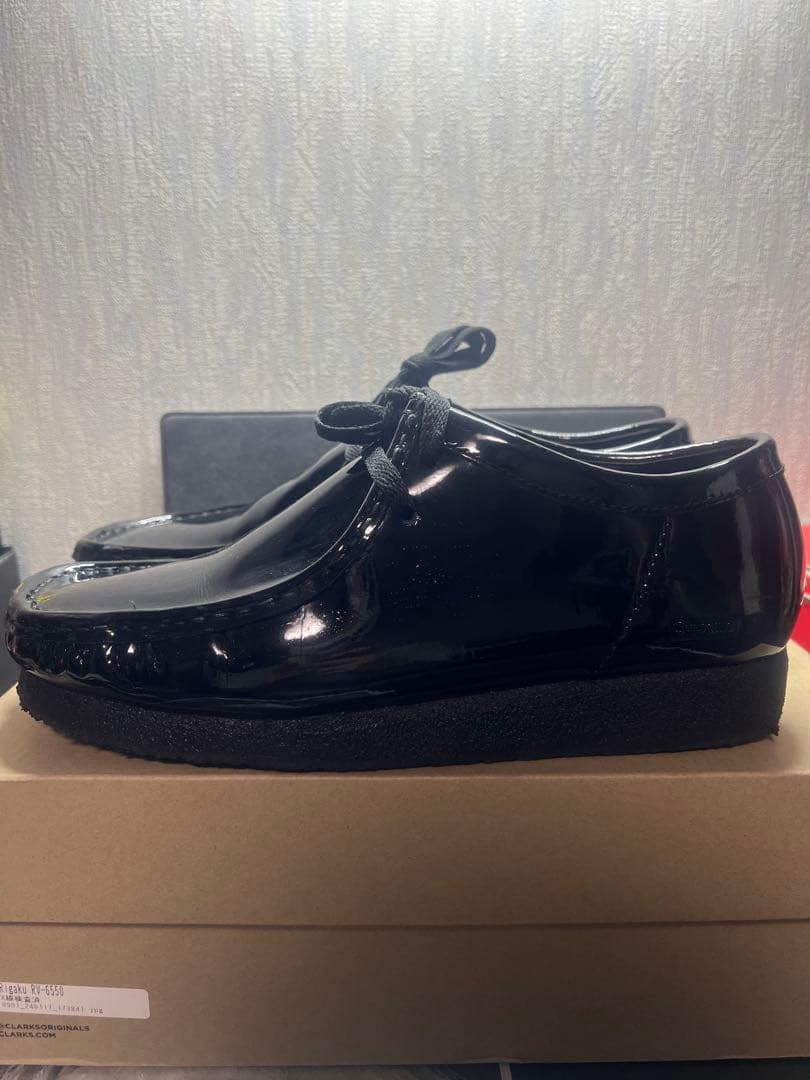 Supreme × Clarks Patent Leather Wallabee
