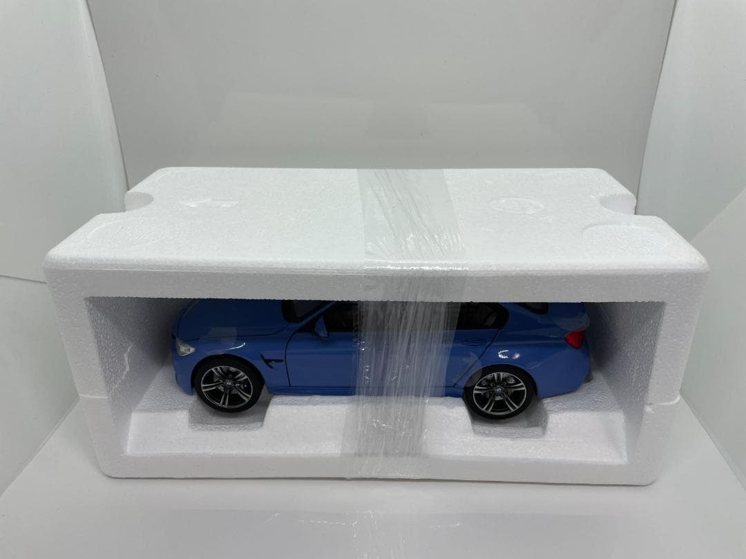 304-036 ノレブ 1/18 BMW M3 Competition 2017