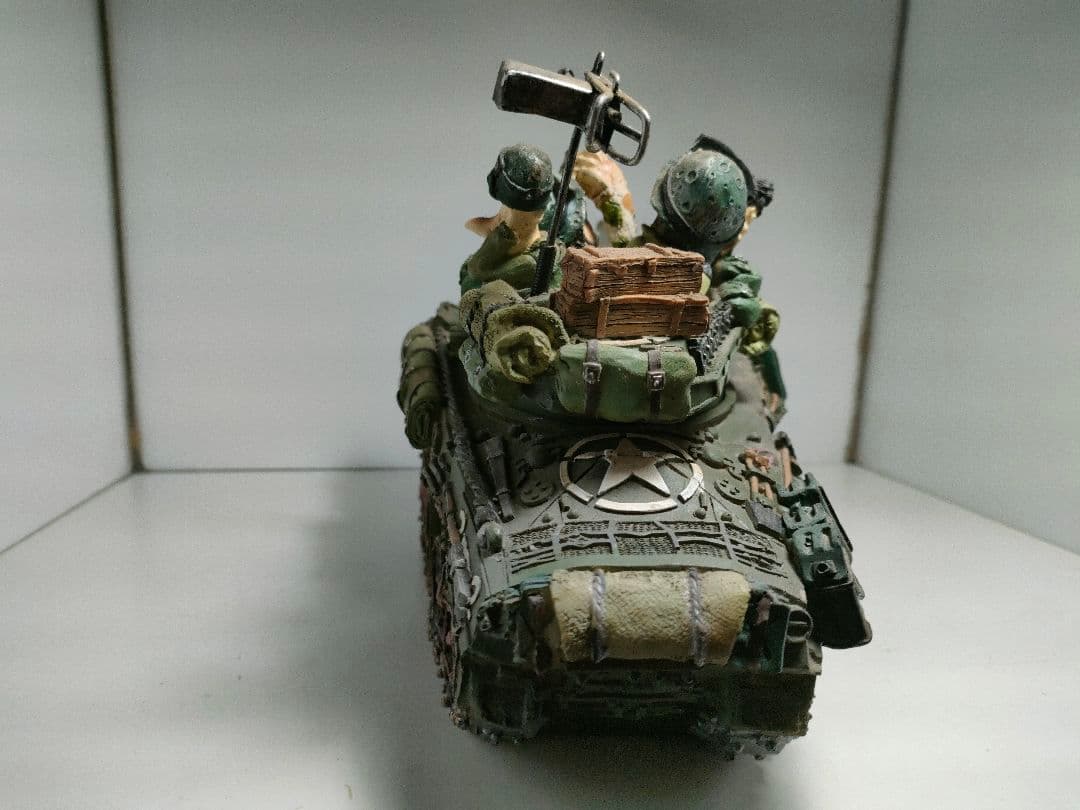 戦車　陶器　デフォルメ