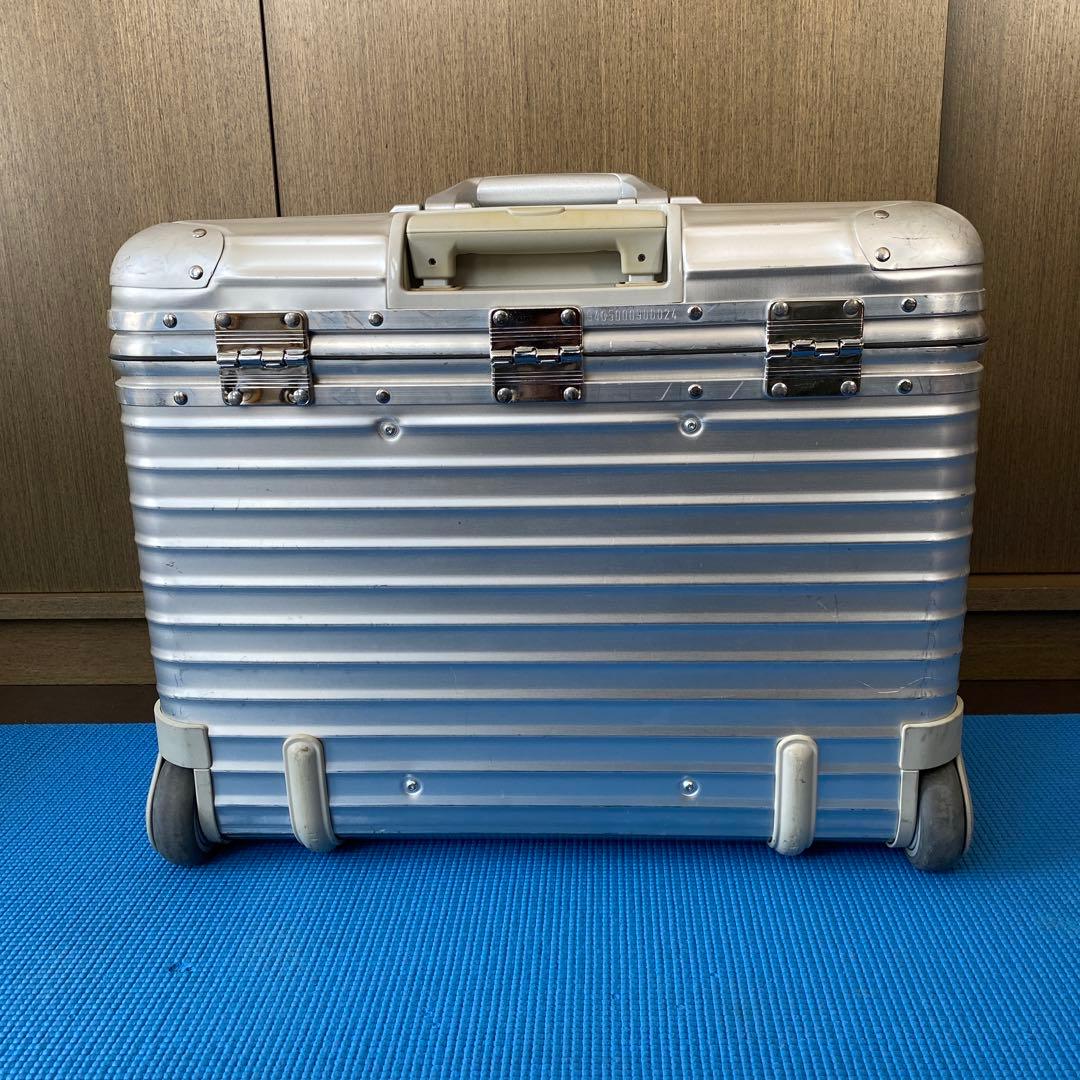 RIMOWA シルバーキャリーケース 中型