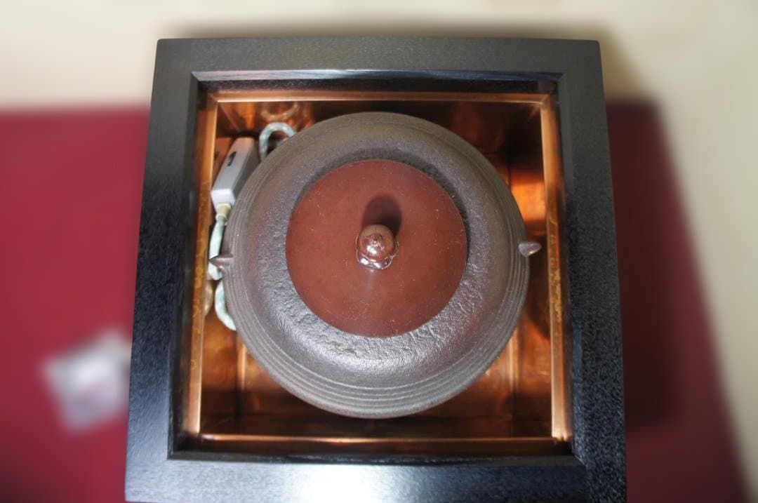 ☆焼杉置炉 在銘 筋釜 釜鐶 置炉用600w炭型電熱器 送料込み