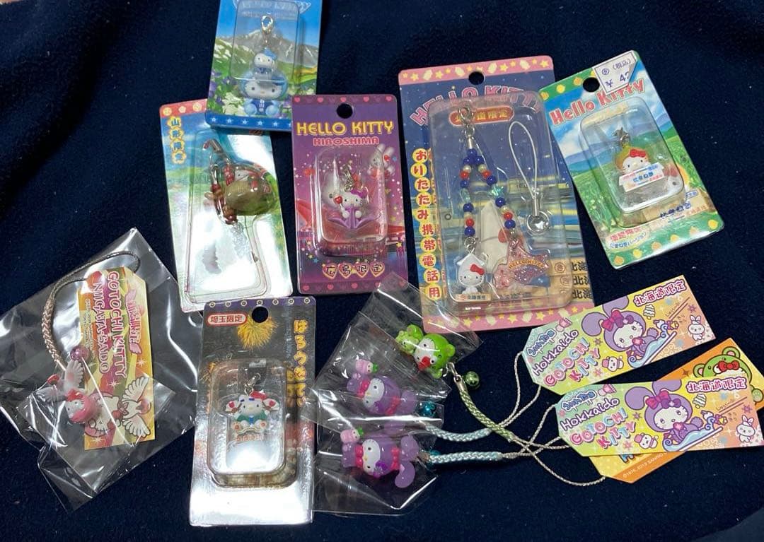 サンリオグッズまとめ売りご当地キティ根付ストラップファスナーマスコットなど