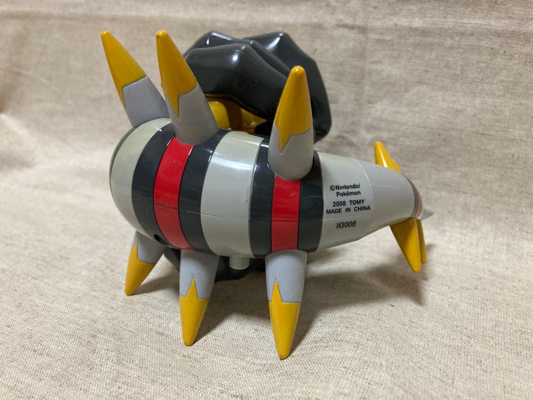 【希少】ギラティナ オリジンフォルムフィギュア可動式　おまけ付き