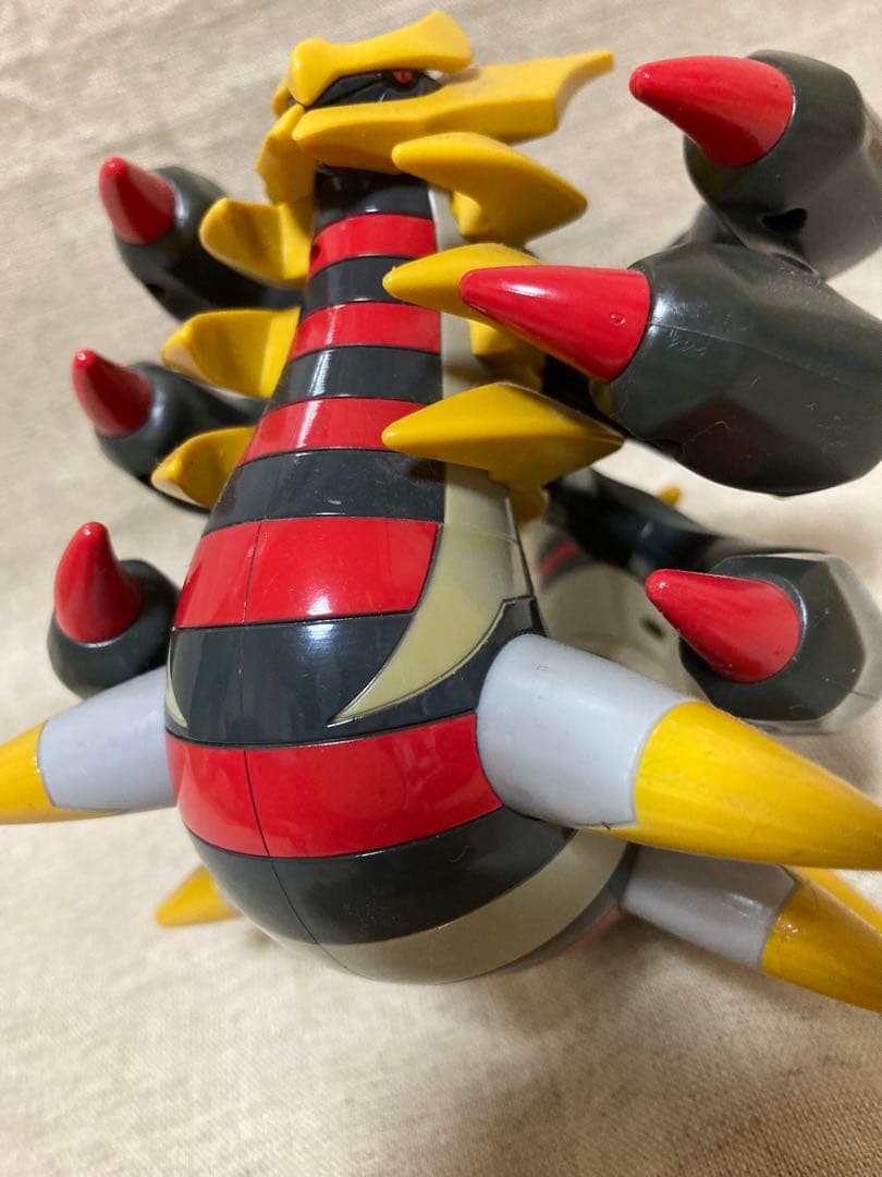 【希少】ギラティナ オリジンフォルムフィギュア可動式　おまけ付き