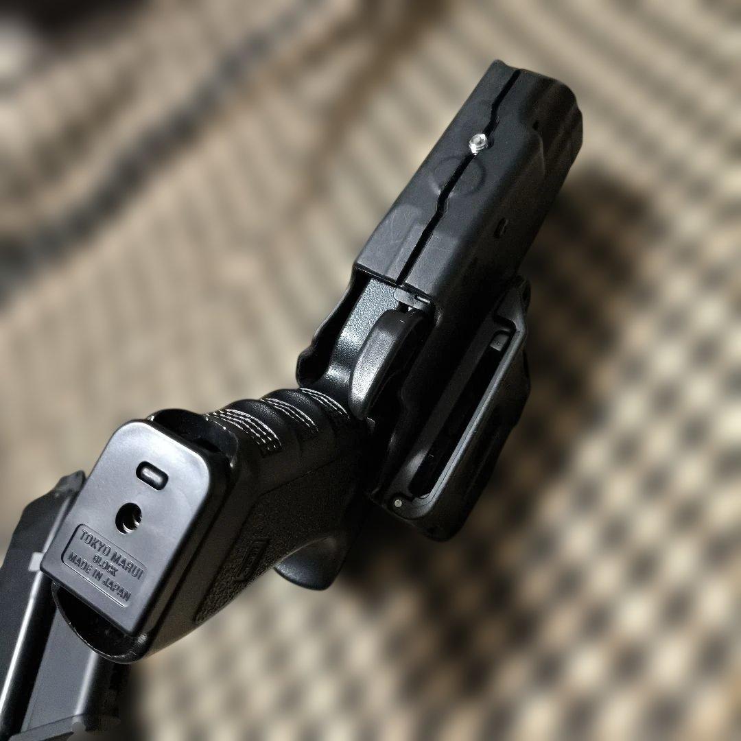 東京マルイ製　グロック18C　ガスブローバック　予備マグ　ホルスターセット