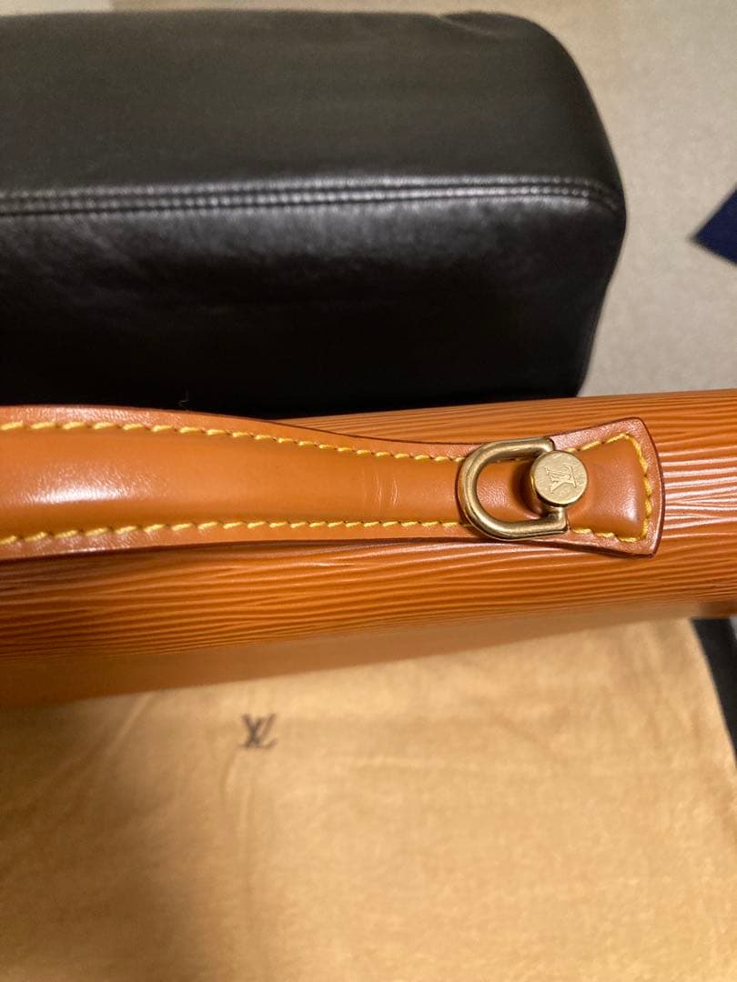 阿*鳥様 ルイヴィトン エピ ポルトドキュマン ビジネスバッグ ブリーフケース