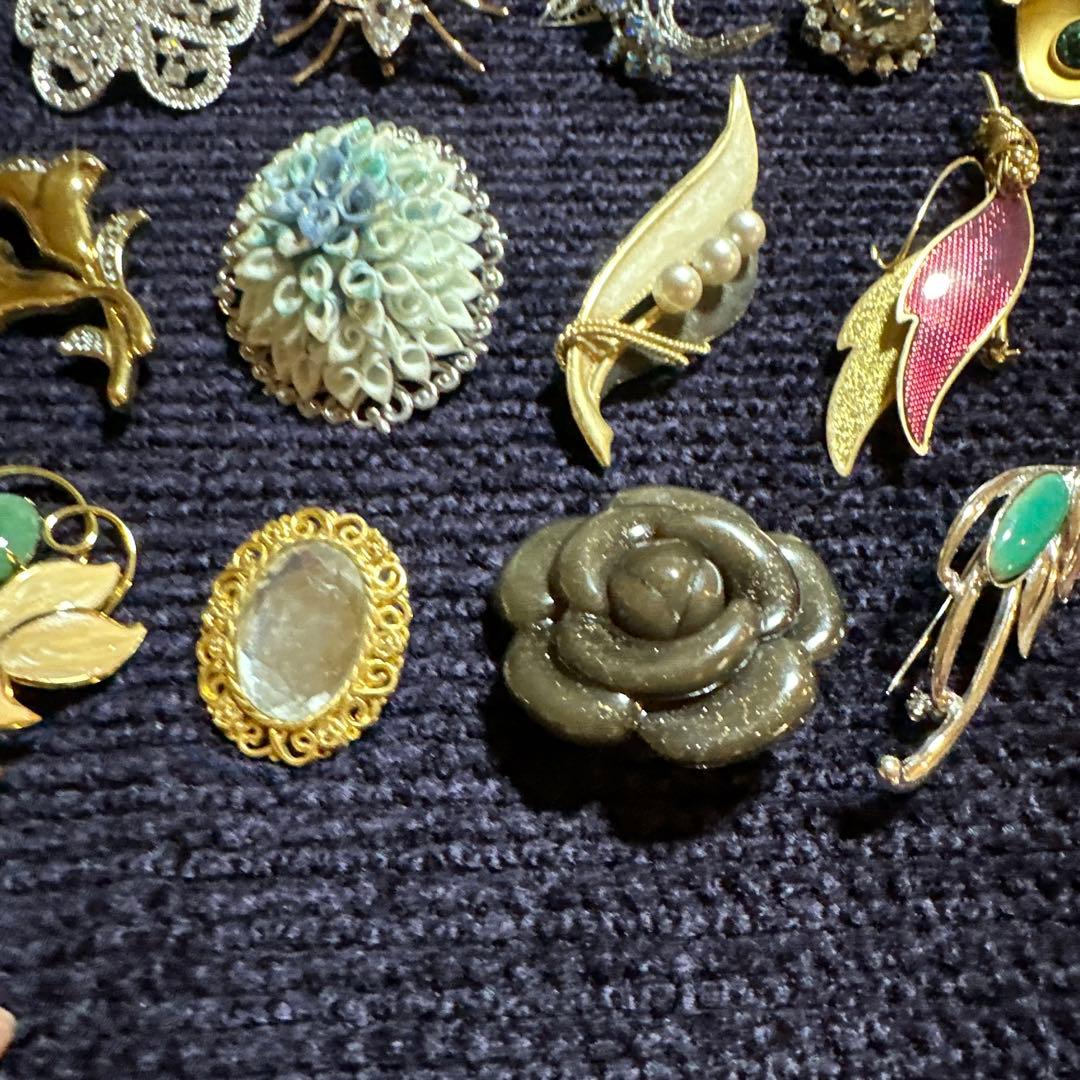 【vintage】ブローチセット 多様なデザイン　130点以上