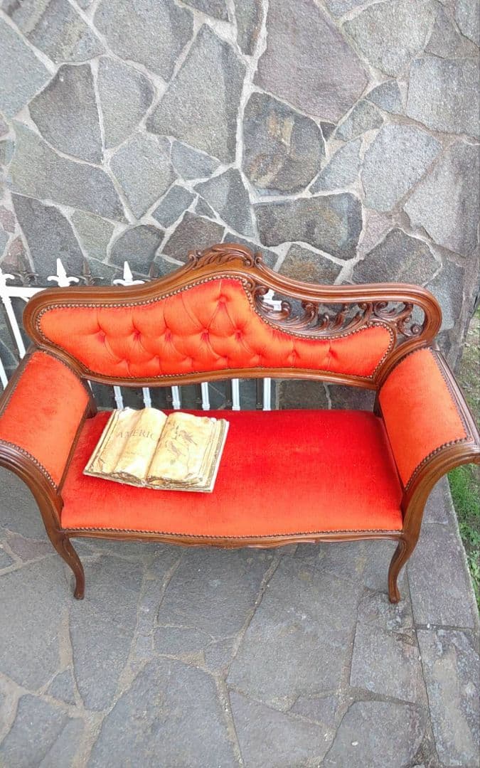 イギリスアンティーク ビクトリアンスタイル オレンジベルベットソファ