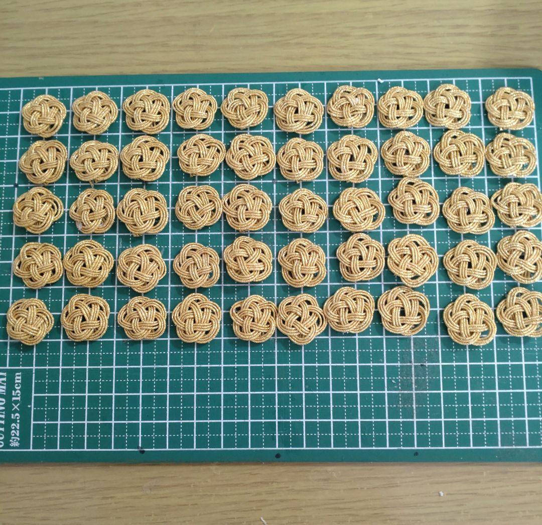 水引パーツ　梅結び　ゴールド300個　シルバー200個