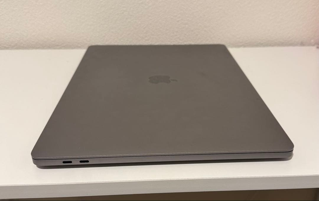美品 MacBook Pro 2020 13インチ 新バッテリー