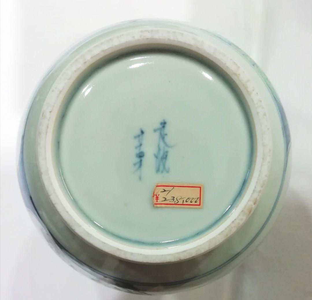 五代　佐藤走波の豪華な\"色絵花鳥文大花瓶\"です。