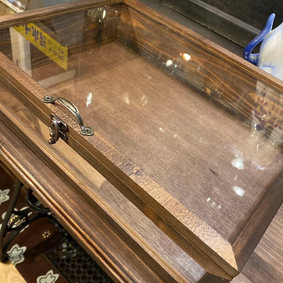 木製ガラスケース