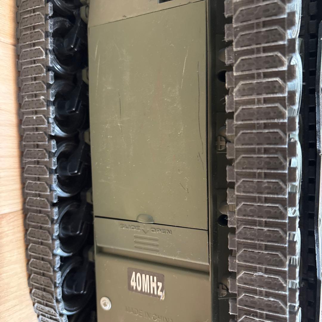 The load fights tank 戦車のおもちゃ