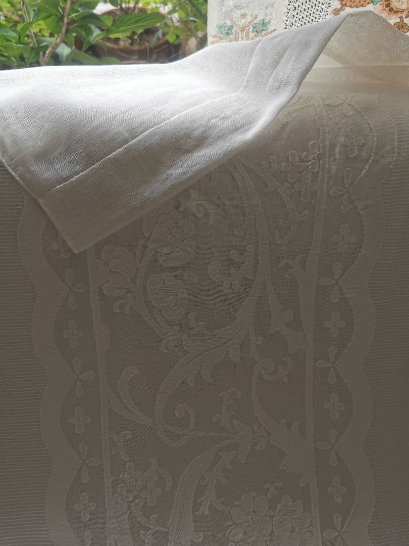 アンティーク マドラスレース アールヌーヴォーの花紋 細長いカーテンパネルクロス