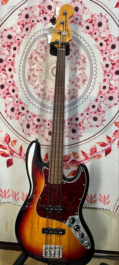 フレットレスsquire Classic Vibe 60s Jazz Bass