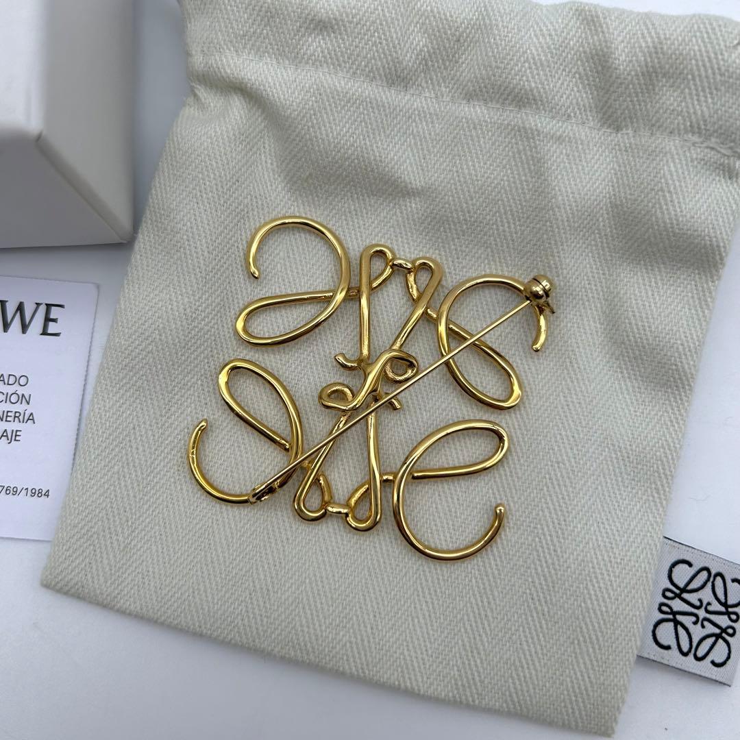 【新品 正規品】LOEWE ロエベ アナグラム ロゴ ブローチ ゴールド