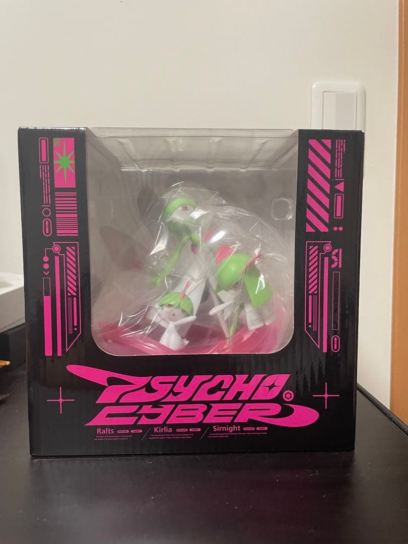 ポケモン　ライトアップフィギュア ラルトス キルリア サーナイト　新品