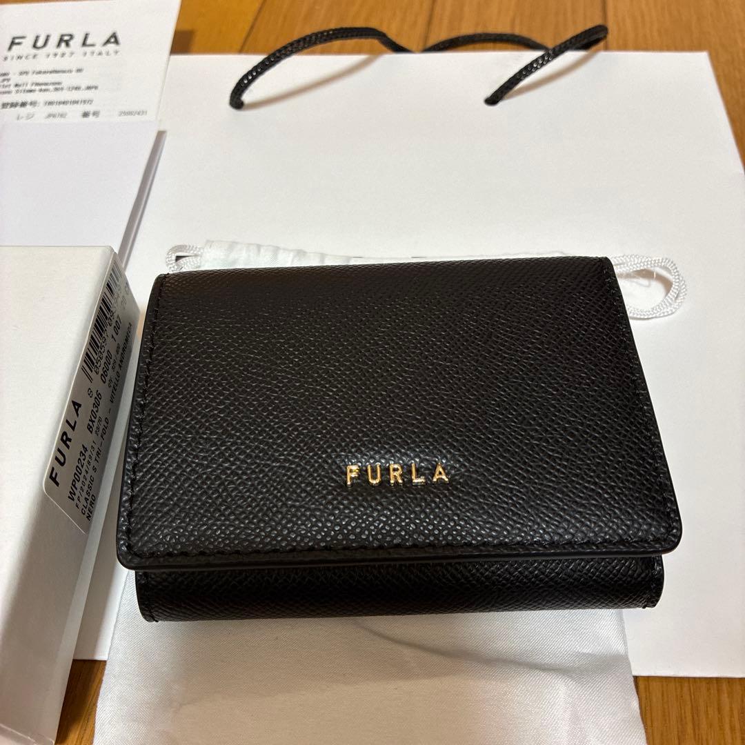 ★ banboo ★FURLA ブラック 三つ折り財布