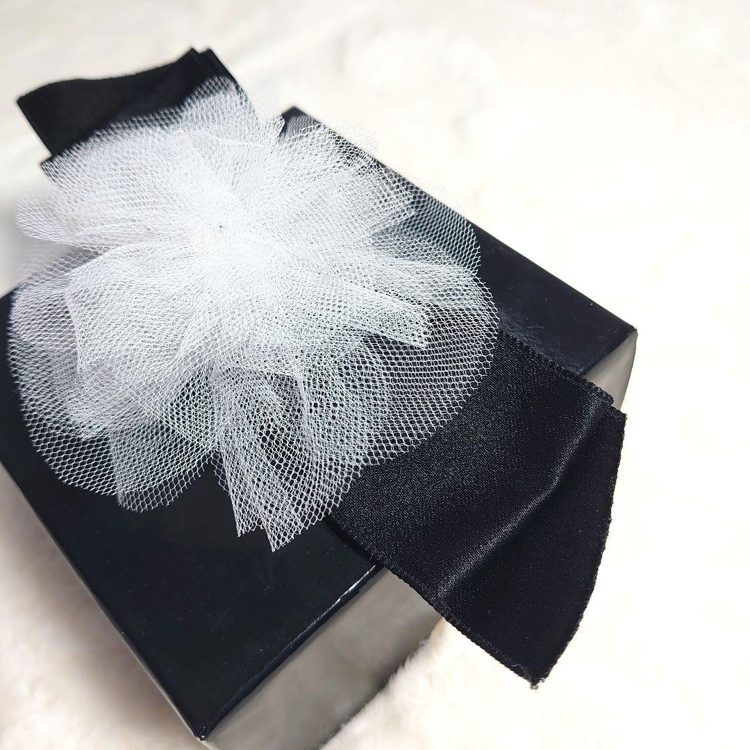 シャネル　コサージュ　リボン　ブローチ　白レース＆黒サテンリボン　メッシュ