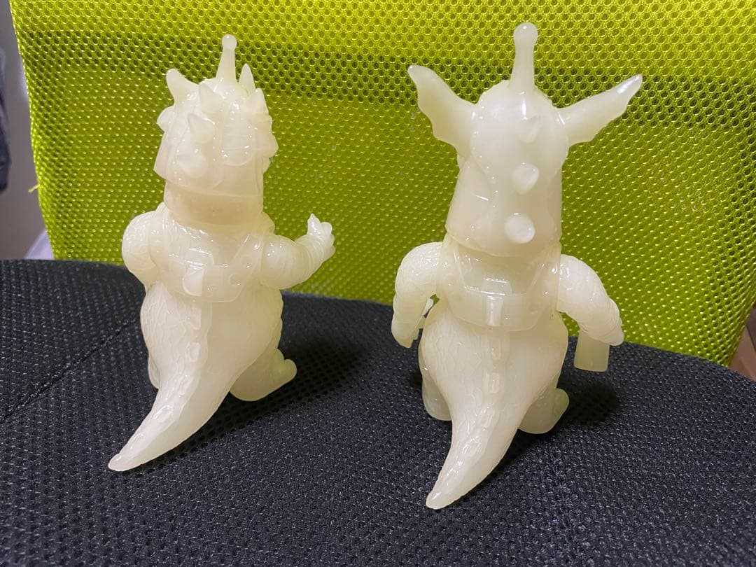 蓄光　怪獣 ソフビ　2体セット　愚魚　Mermur