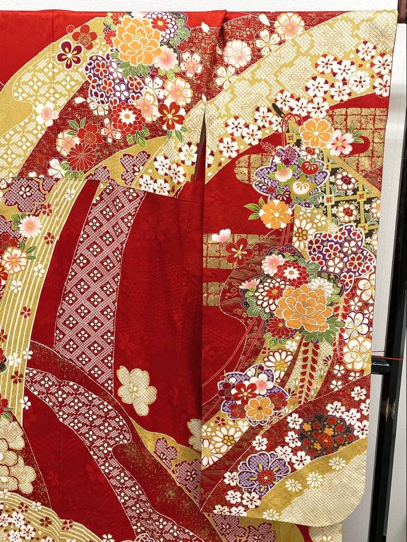 振袖 豪華 刺繍 金彩 紋意匠 身丈167cm 撥水加工済