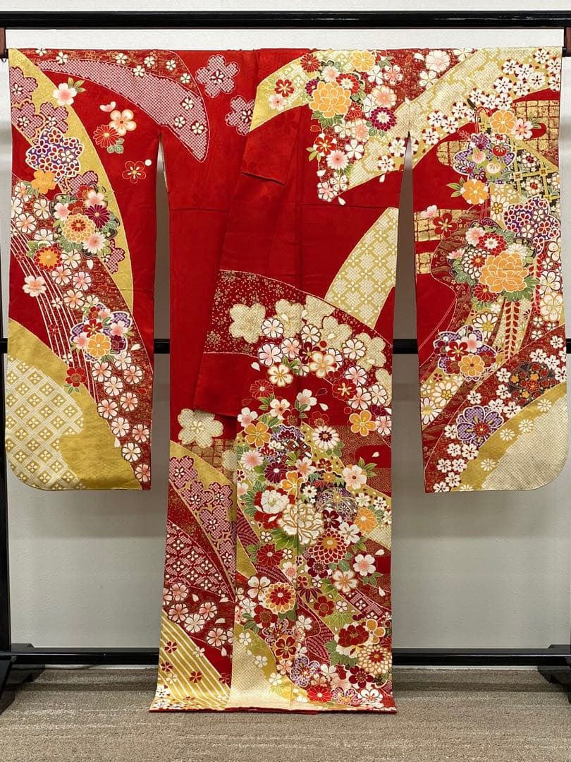 振袖 豪華 刺繍 金彩 紋意匠 身丈167cm 撥水加工済