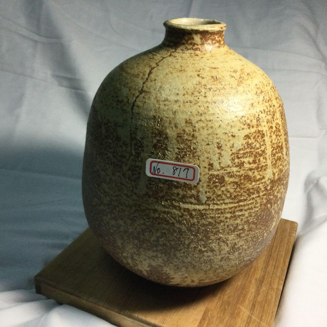 花壷、、陶器詳しく分かりません。