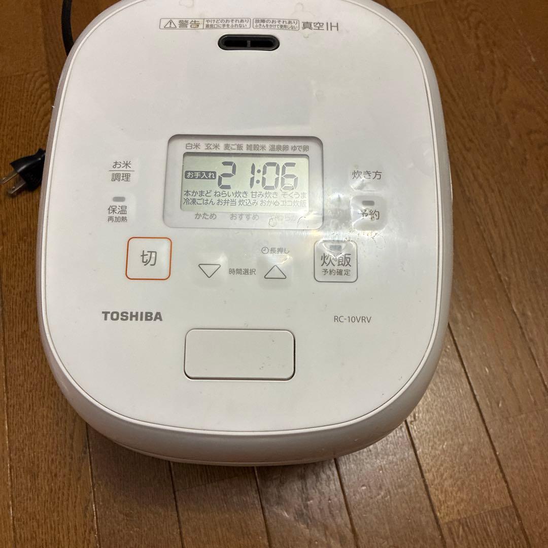 く*お様 2024年製　美品　送料込み　TOSHIBA RC-10VRV 炊飯器