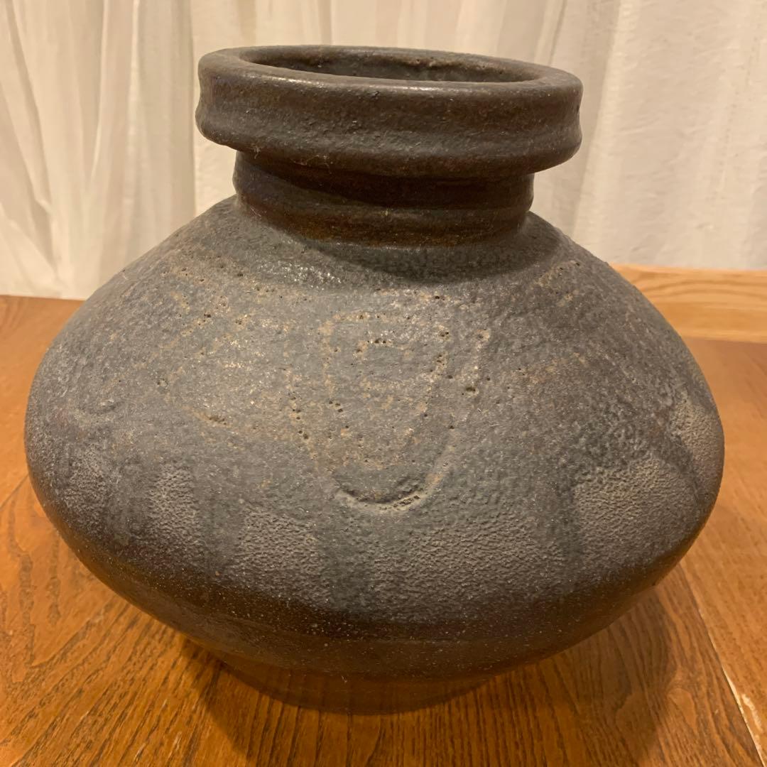 アンティーク　　壺　黒色 陶器 壺型