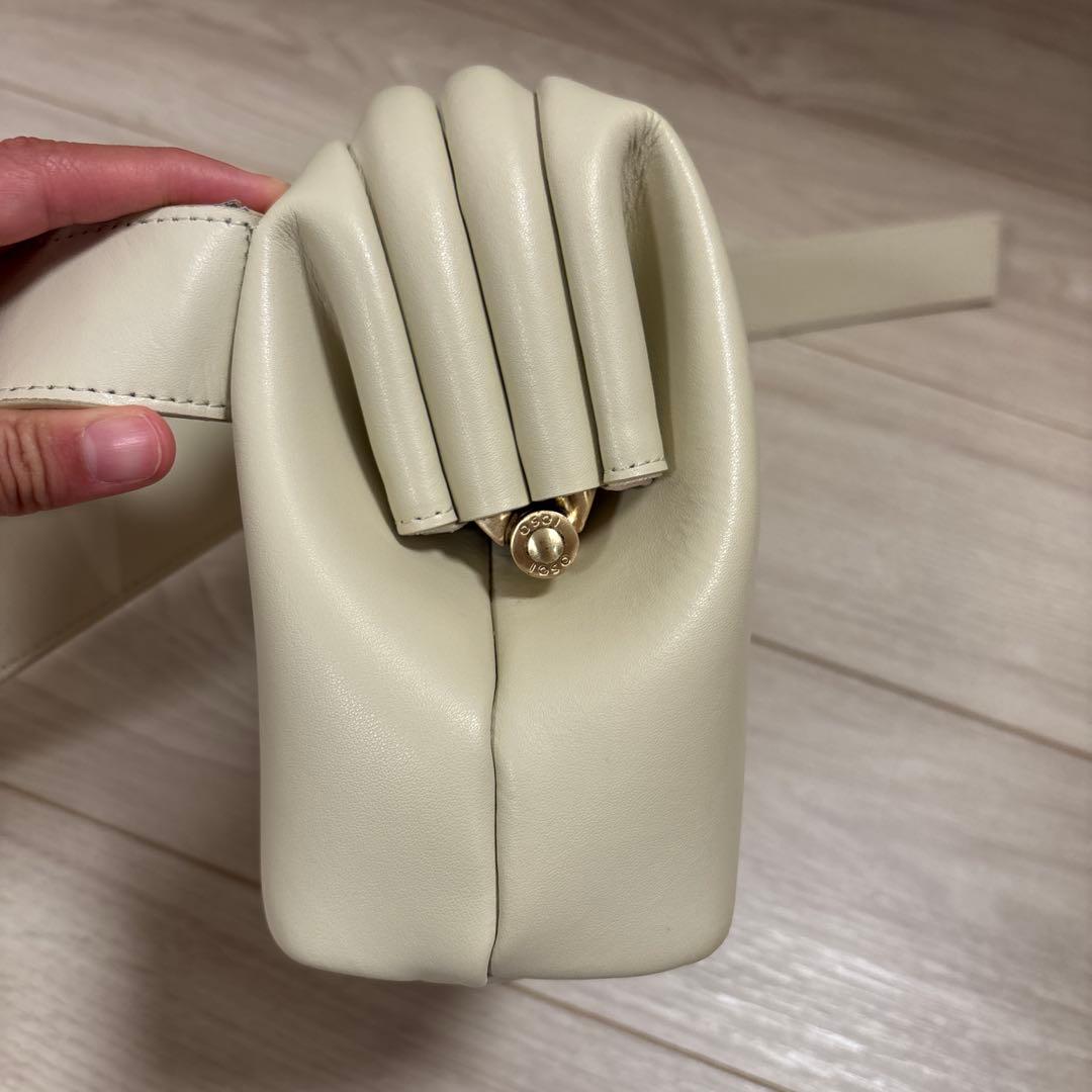 OSOI アイボリー ショルダーバッグ