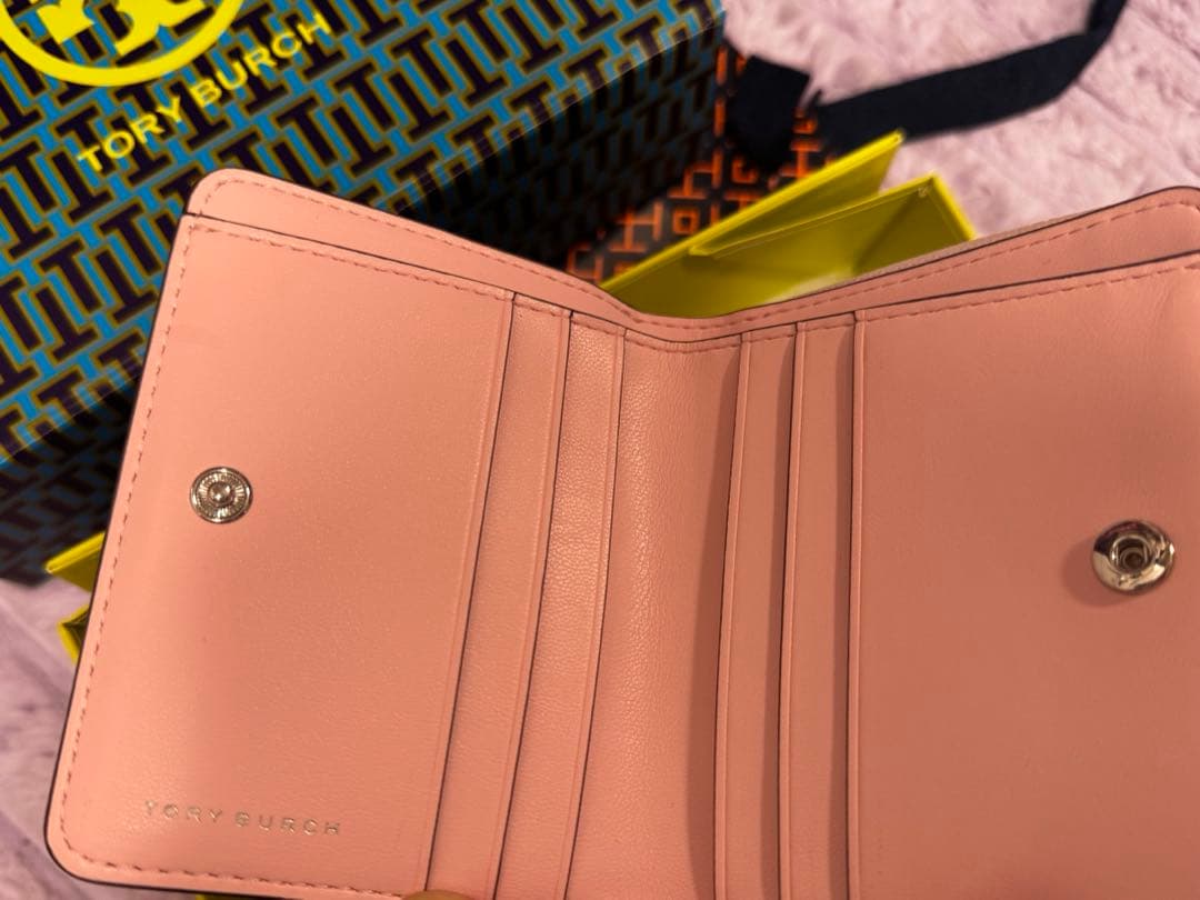 ピンク 二つ折り財布