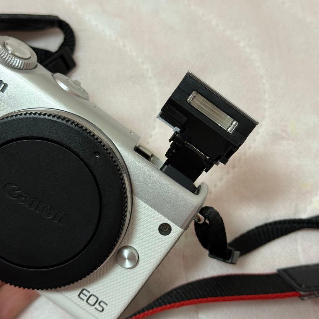 Canon EOS M100 ダブルレンズキット