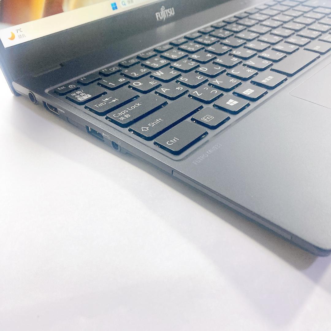 w103✨超軽量 /爆速 SSD新品 /事務作業に最適！✨すぐ使えるノートPC