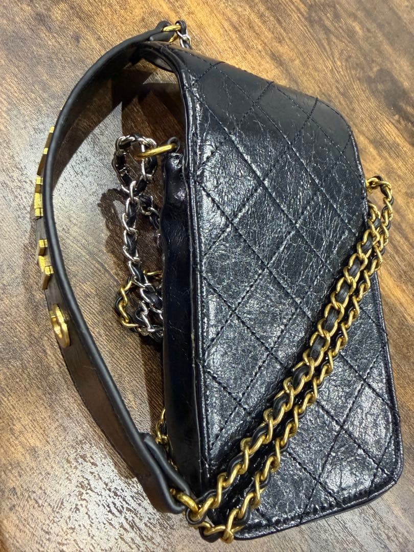 VIP ブラックレザー スマホショルダーバッグ