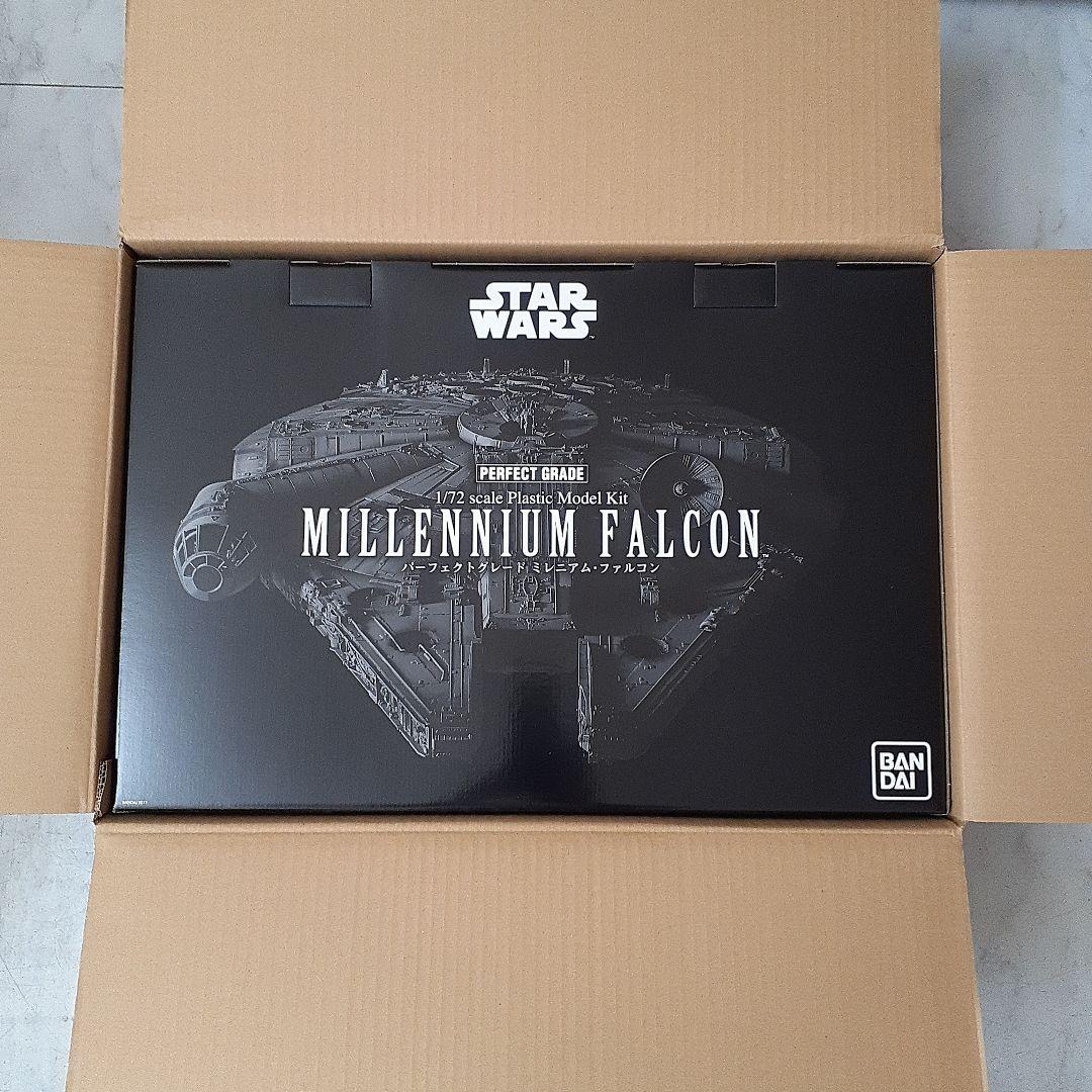 プレミアムバンダイ 限定版 1/72 PG ミレニアム ・ ファルコン)