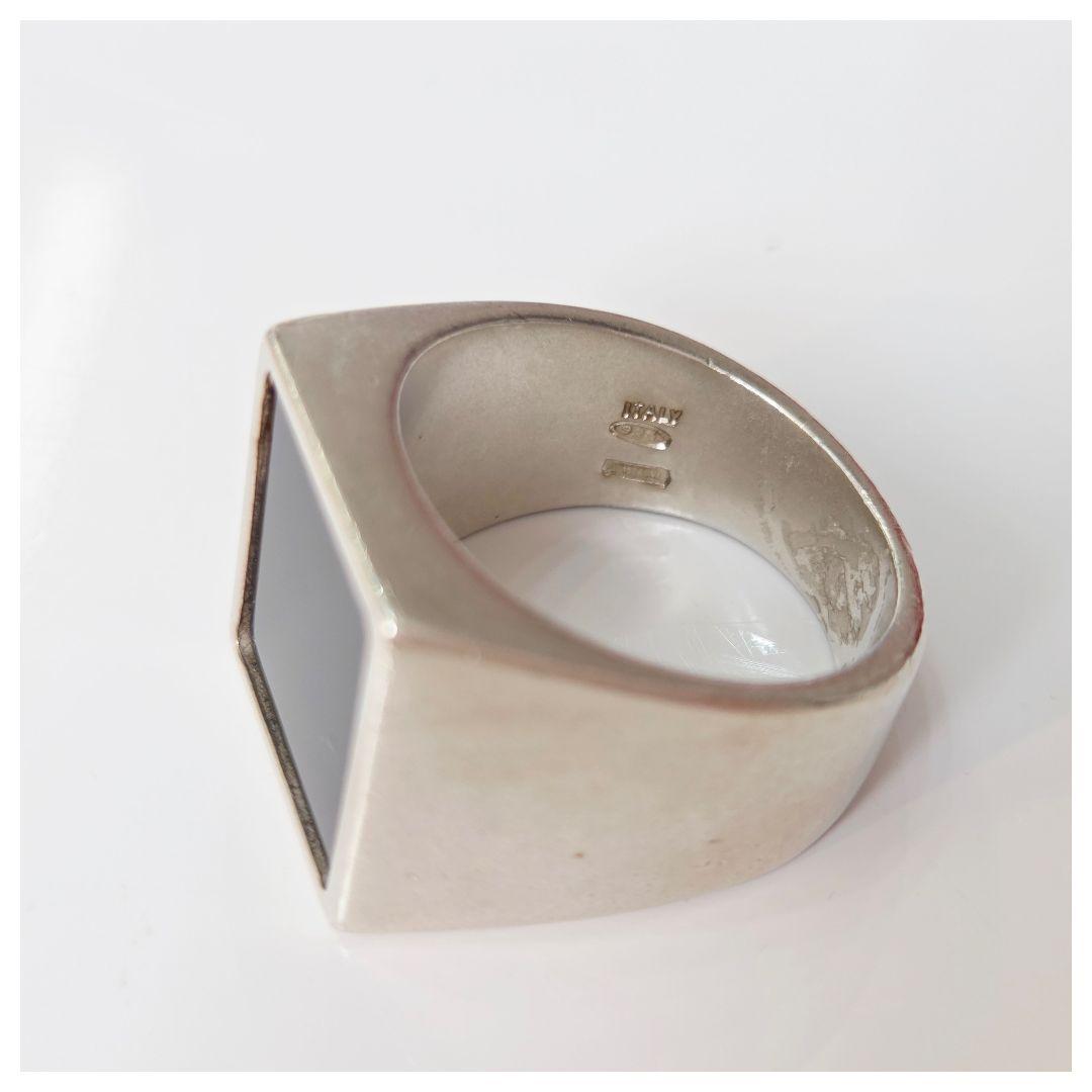 メゾンマルジェラ S55UQ0059 オニキス スクエア シグネットリング S