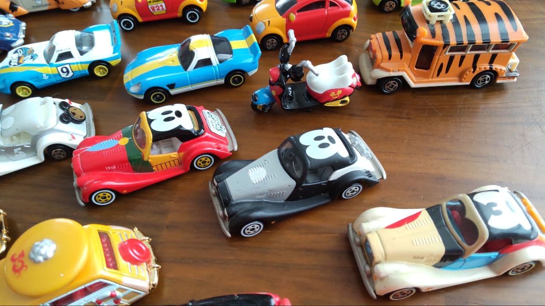 トミカ　ディズニーリゾート キャラクター　ミニカーシリーズ　34台セット