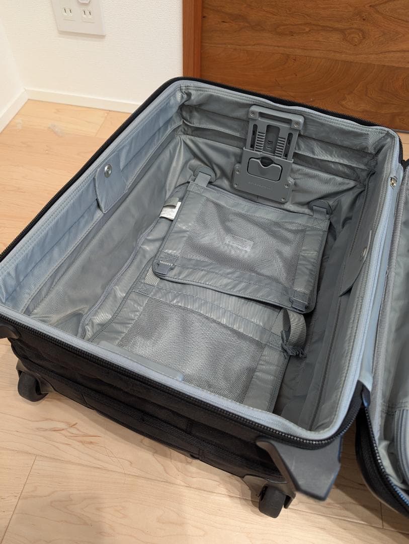 【いが】【美品】Briggs & Riley ２輪ナイロン 国際線機内持込